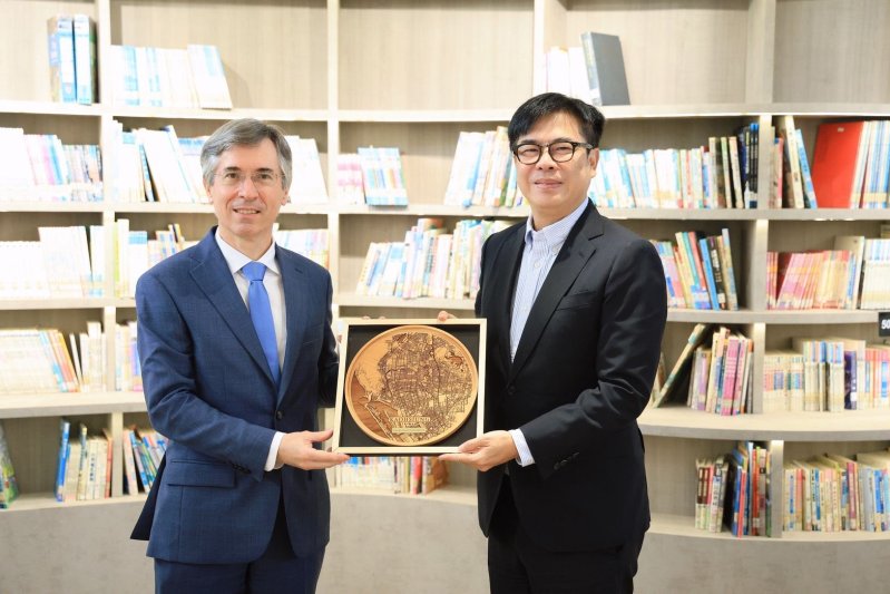 高雄深化台法有感合作　LIFK設校、法國生活節成果亮眼　陳其邁會晤龐維德