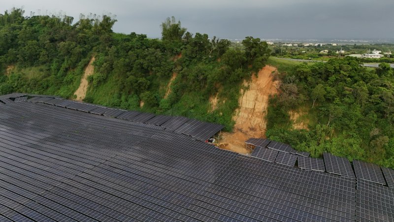 豪雨過後近兩個月，誰還記得和山光電場？