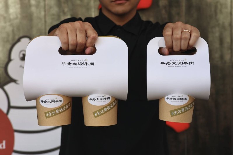 夢時代2026超強週年慶第二波今起登場 雙十連假搭摩天輪「兩人同行第二人10元」