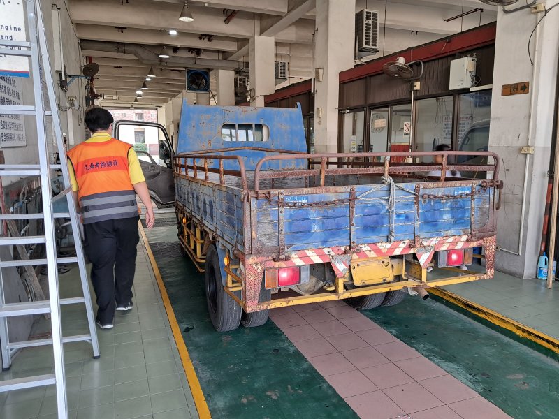 台灣光復節連假，請安排愛車檢驗