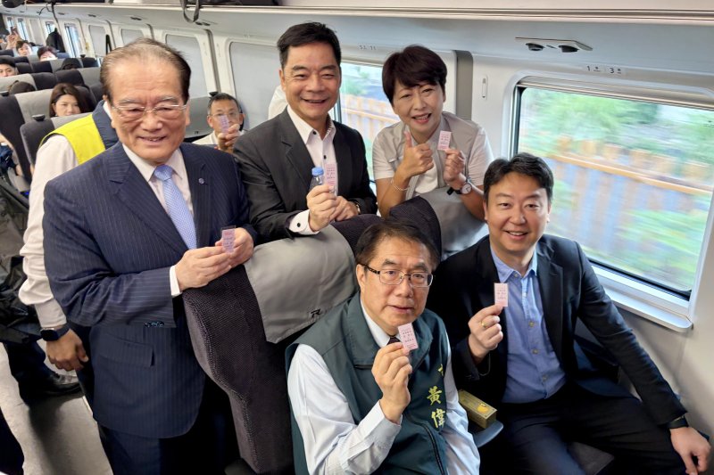 台南鐵路地下化正式通車 黃偉哲見證歷史時刻