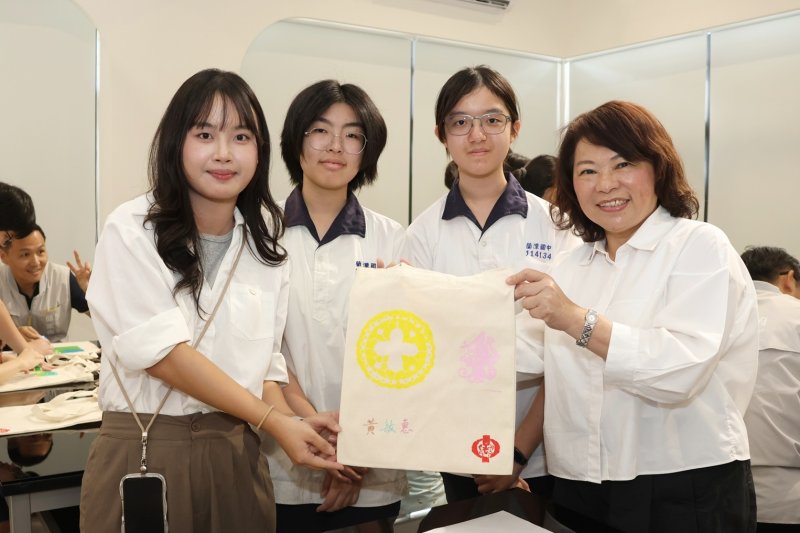 閒置儲藏室變身藝術天地　嘉市蘭潭國中打造「藝流・之間」深耕校園美學