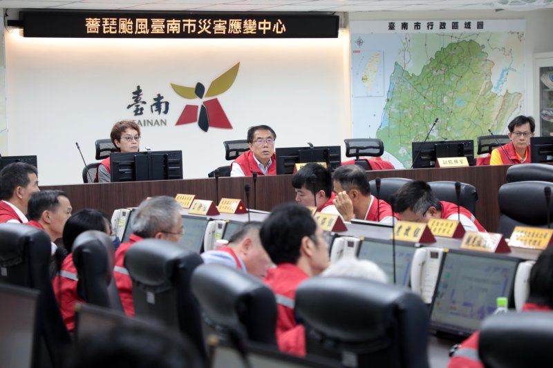 嚴防薔琵颱風強風威脅 黃偉哲籲加強防颱守護市民安全
