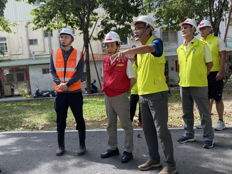 林欽榮視察鳳山綠園道防颱整備　提前加固樹木迎戰風雨