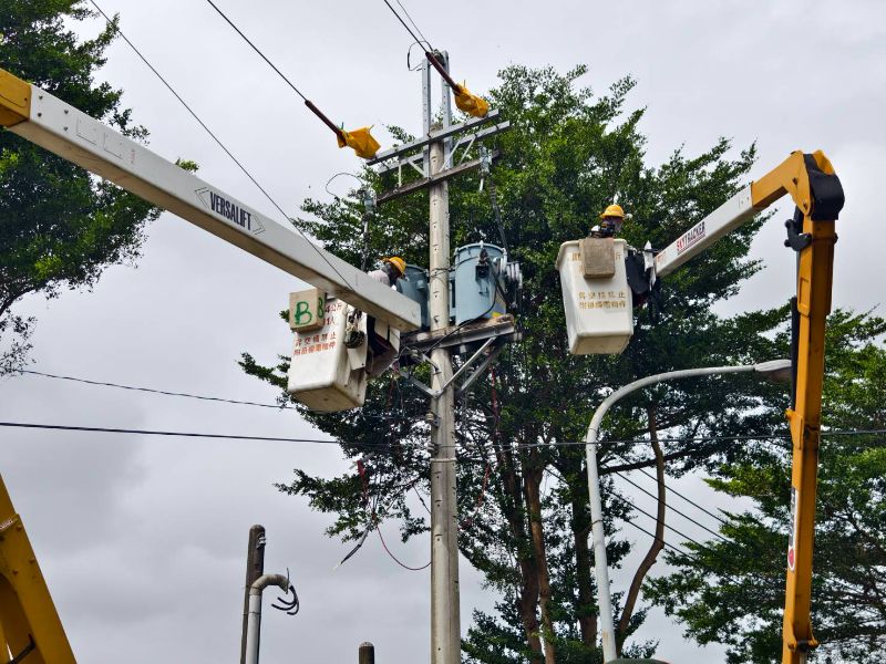 台電高雄區處行架空線路搶修(3)