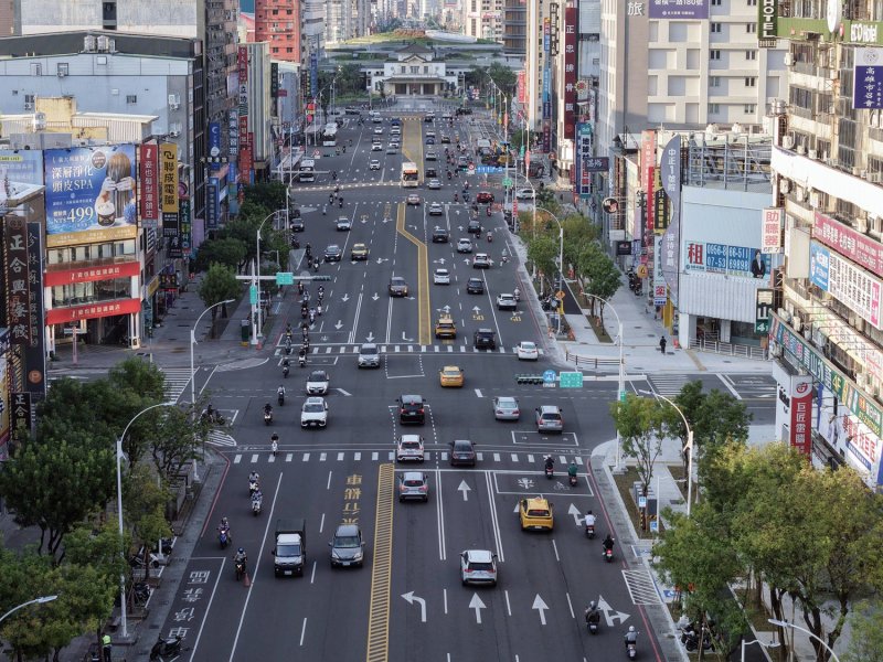 中山一路華麗轉型　高雄打造友善行人與森呼吸的城市綠色走廊