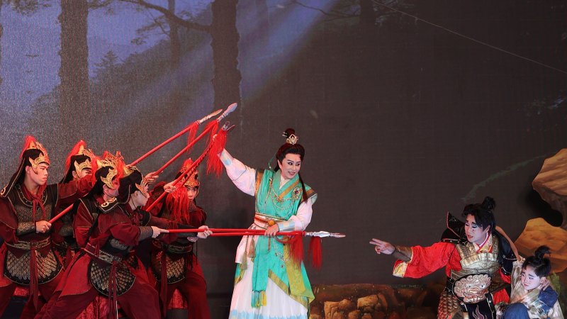 明華園《李靖斬龍》屏東縣民公園開演　孫翠鳳領銜演出邀民眾共賞經典