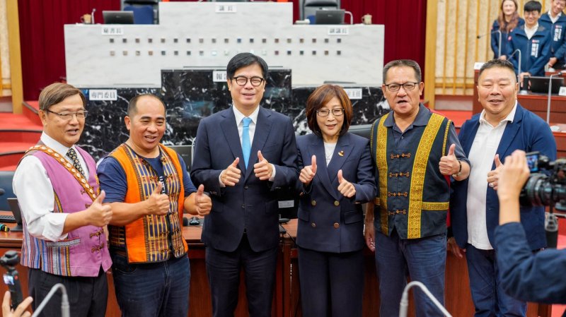 府會攜手拚建設！高雄市議會定期大會閉幕　陳其邁感謝六年來共同努力