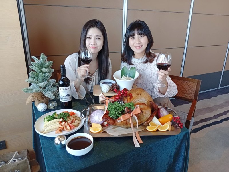 感恩節爐烤火雞飄香、跨界聯名展覽和逸飯店‧高雄中山館歲末打造旅遊新體驗