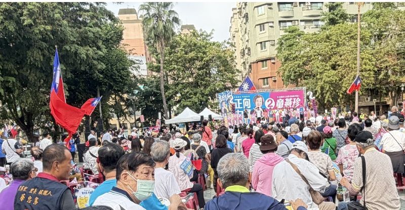 現場近千人湧入支持 圖/鄭司文 攝