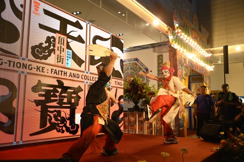 角頭系列特展是屏東縣王船文化館以東港七個角頭為主軸規劃的系列展覽