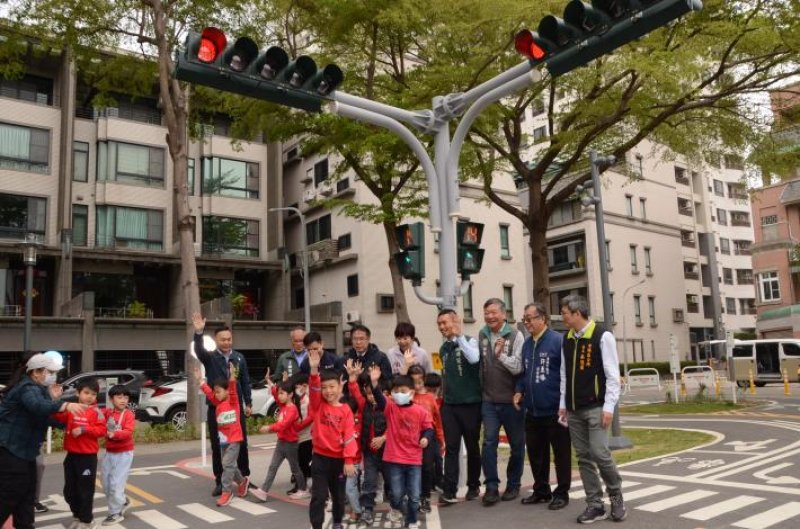 王銘德局長進一步表示,市府今年配合交通部推動「115年度停讓文化2.0計畫」 王銘德局長進一步表示,市府今年配合交通部推動「115年度停讓文化2.0計畫」