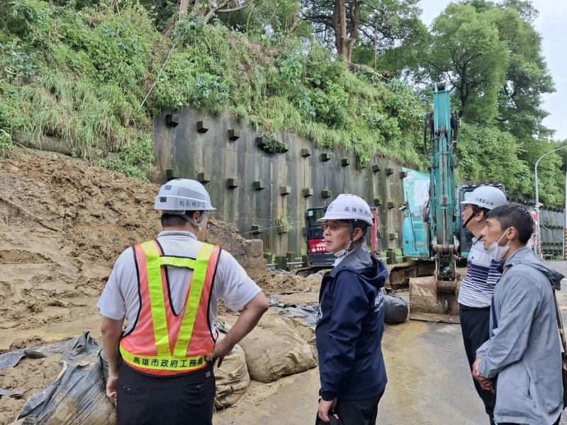 下週一工務局將會同地政局、水利局及專業技師，盡速研商整體修復及維護方案