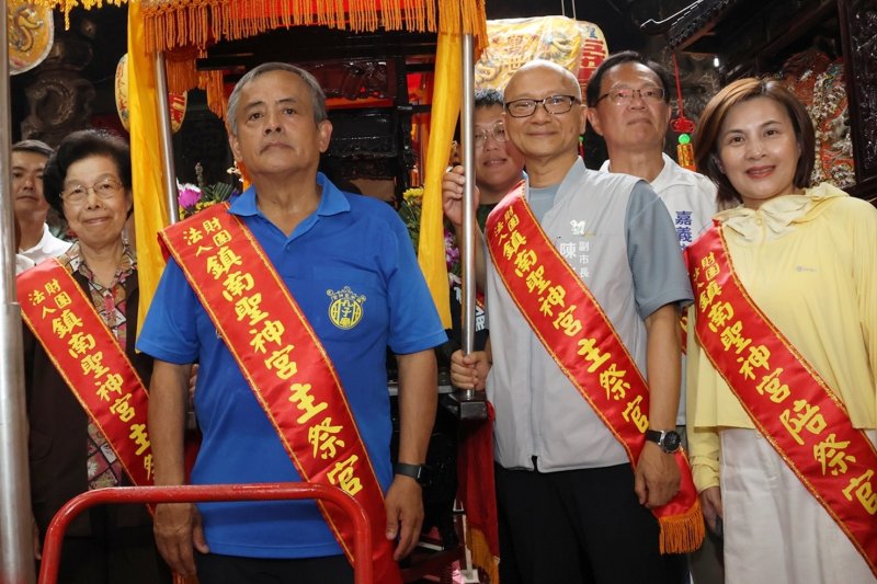 陳永豐副市長代替黃敏惠市長循古禮迎孔 傳承儒家尊師重道精神 陳永豐副市長代替黃敏惠市長循古禮迎孔 傳承儒家尊師重道精神