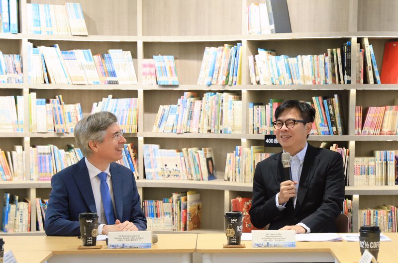 法國在台協會新任主任龐維德（Frédéric Laplanche）於就任後首度訪問高雄，與高雄市長陳其邁就產業、教育及文化等議題交換意見