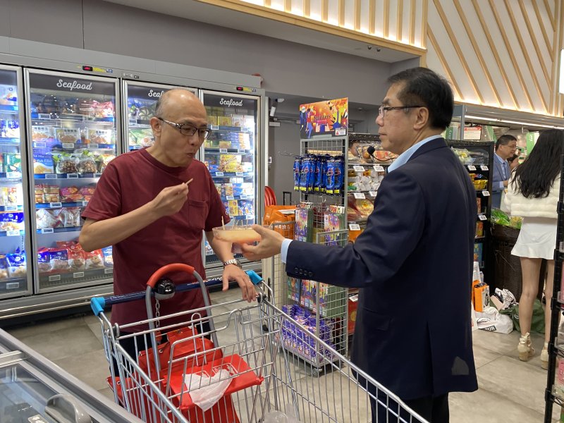 近年在黃市長及市府團隊積極推廣下，新加坡消費者對臺南優質文旦的採購需求也持續提升