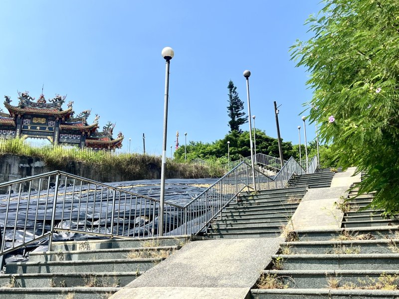 三隆宮目前坡道 三隆宮目前坡道