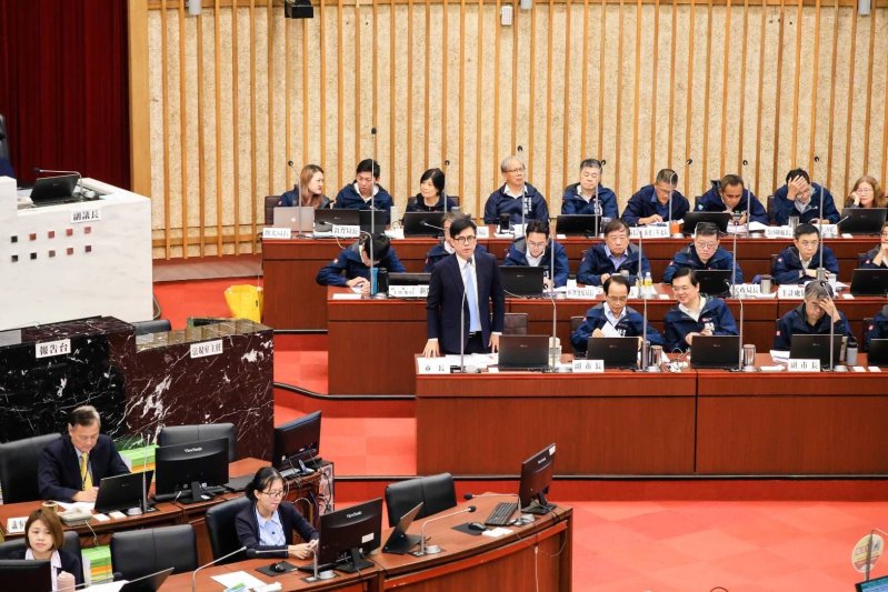市長陳其邁表示,捷運紫線的規劃是採分階段方式推動 市長陳其邁表示,捷運紫線的規劃是採分階段方式推動