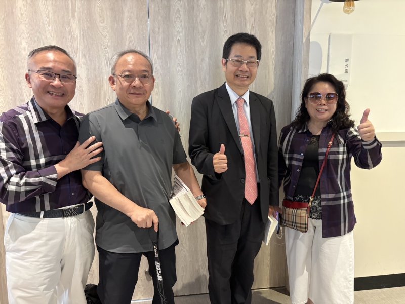 醫學與文學跨界對談,詩歌與琴音交織 醫學與文學跨界對談,詩歌與琴音交織