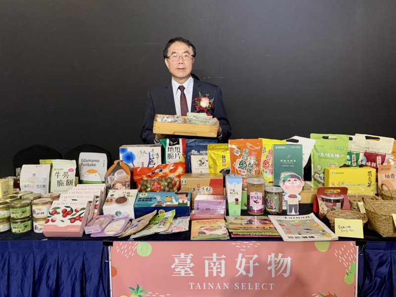 黃偉哲市長把台南好物帶到駐韓國代表處的國慶酒會引起關注