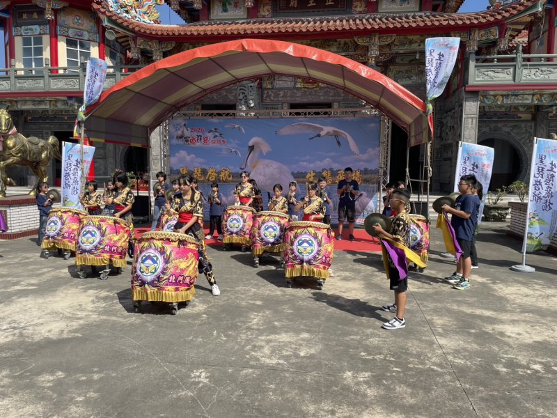 2026黑面琵鷺保育季活動開幕式在鳳之韻新住民旗袍隊-【黑琵啟航、生態飛揚】主題上場 2026黑面琵鷺保育季活動開幕式在鳳之韻新住民旗袍隊-【黑琵啟航、生態飛揚】主題上場