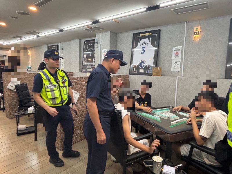 屏東警強勢掃蕩不法因子 結合憲兵實施區域淨化擴檢