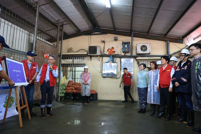 總統賴清德前往美濃勘災 陳其邁感謝中央協助地方減輕受災戶負擔