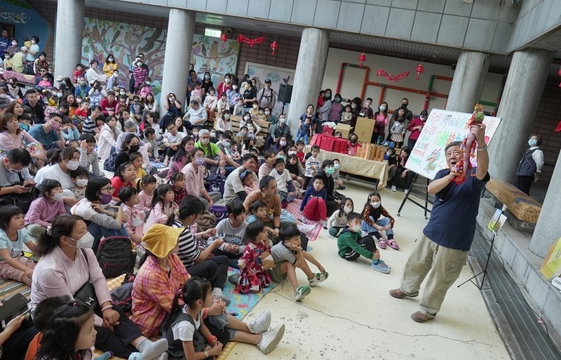  高美館攜手舊振南推年節說故事活動  蛇來好運・幸福好味 