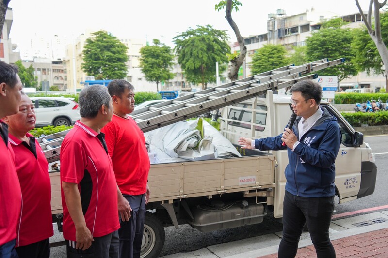 高雄台南並肩作戰　賴瑞隆號召首批志工小隊馳援台南災