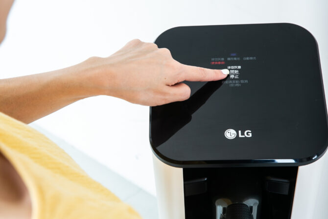 乾淨只是一「鍵」小事　LG CordZeroTM A9T 系列 All-in-One 濕拖無線吸塵器開賣