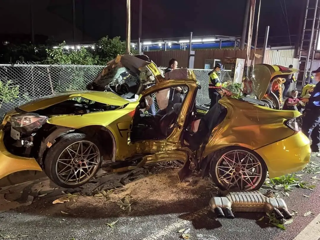 試開BMW M3轎跑失控撞路樹　車行業者和駕駛喪命