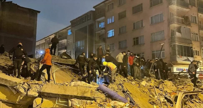 快訊/土耳其南部發生7.8級強震 土耳其、敘利亞「死亡人數破百」