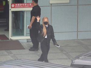 南韓女團blackpink抵高-數百粉絲擠爆機場-陳其邁呼籲多利用大眾運輸