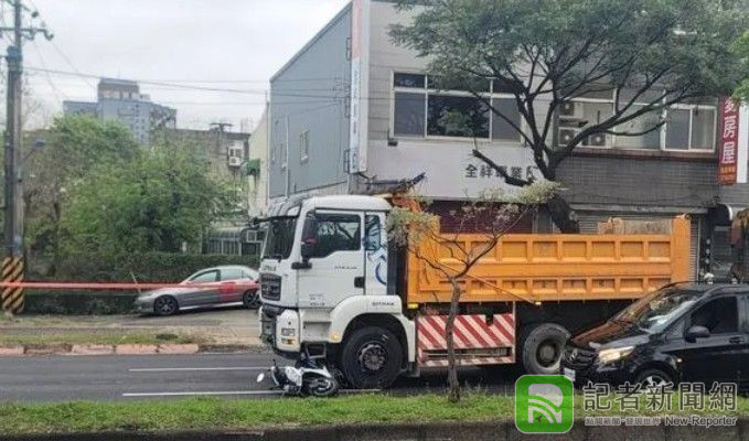 新竹市砂石車擦撞機車 年輕騎士遭輾過當場死亡