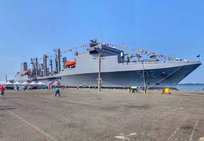 3 月 12、13 日海軍敦睦艦隊 停靠安平商港開放民眾登艦參觀