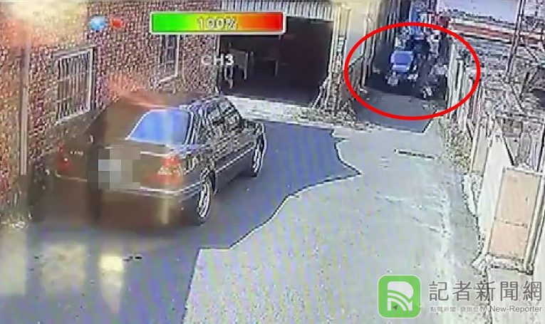 （警匪片）通緝犯拒捕開車撞警車遭開槍 秒扔中彈妻落跑