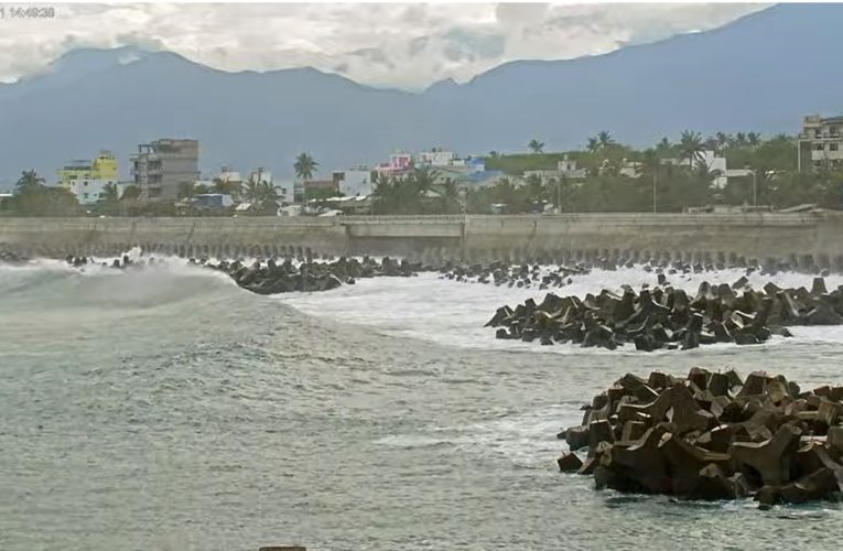受瑪娃颱風影響 交通部航港局天然災害應變小組時通報停航情形