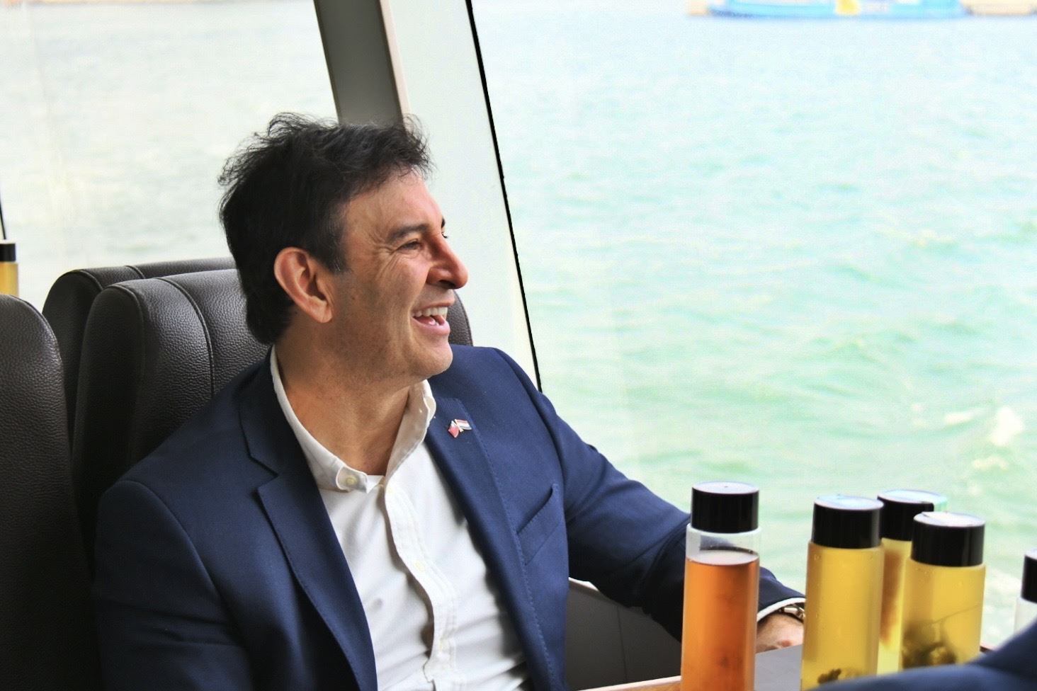 巴拉圭參議長歐斐拉首訪高 搭文化遊艇見證港灣發展