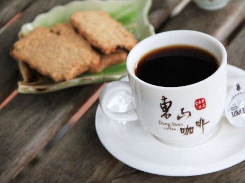台灣好行東山咖啡線 泡溫泉喝咖啡５月新增「芝喜香咖啡站」及「冷水坑站」
