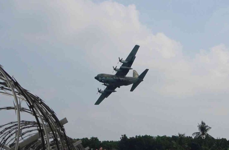 影／震撼！空軍C-130運輸機展特技飛行